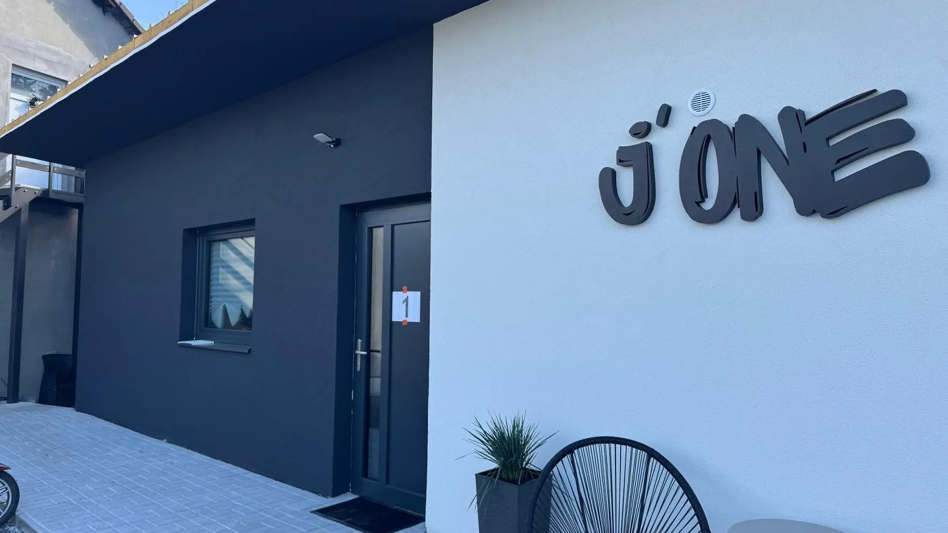 J One Apartmany Pardubice Apartment